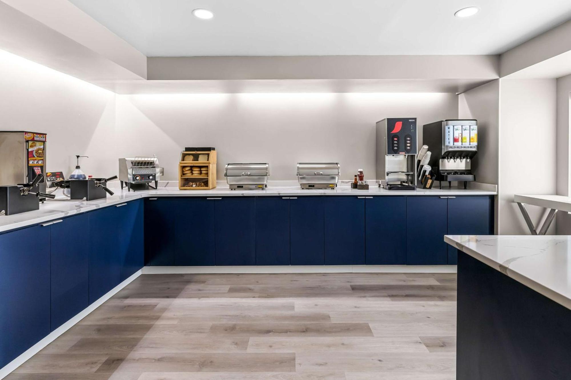 Best Western Buffalo Inn & Suites ภายนอก รูปภาพ