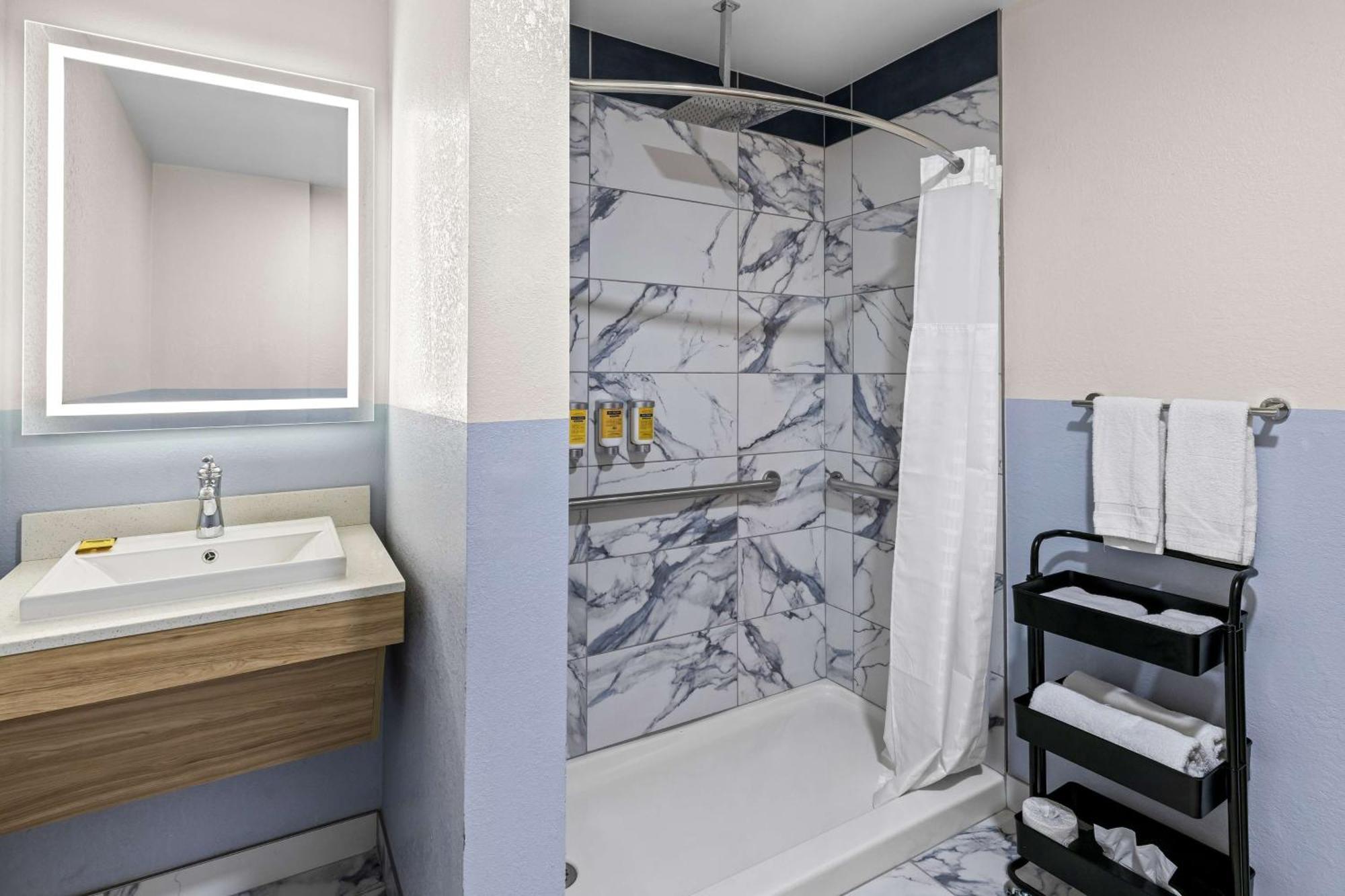 Best Western Buffalo Inn & Suites ภายนอก รูปภาพ